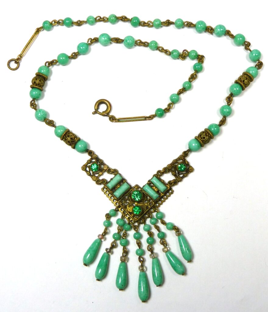 Czech. necklace green glass drops