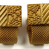 GOLD TONE CUFF LINKS