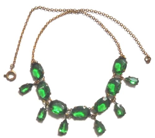 green stones drops necklace