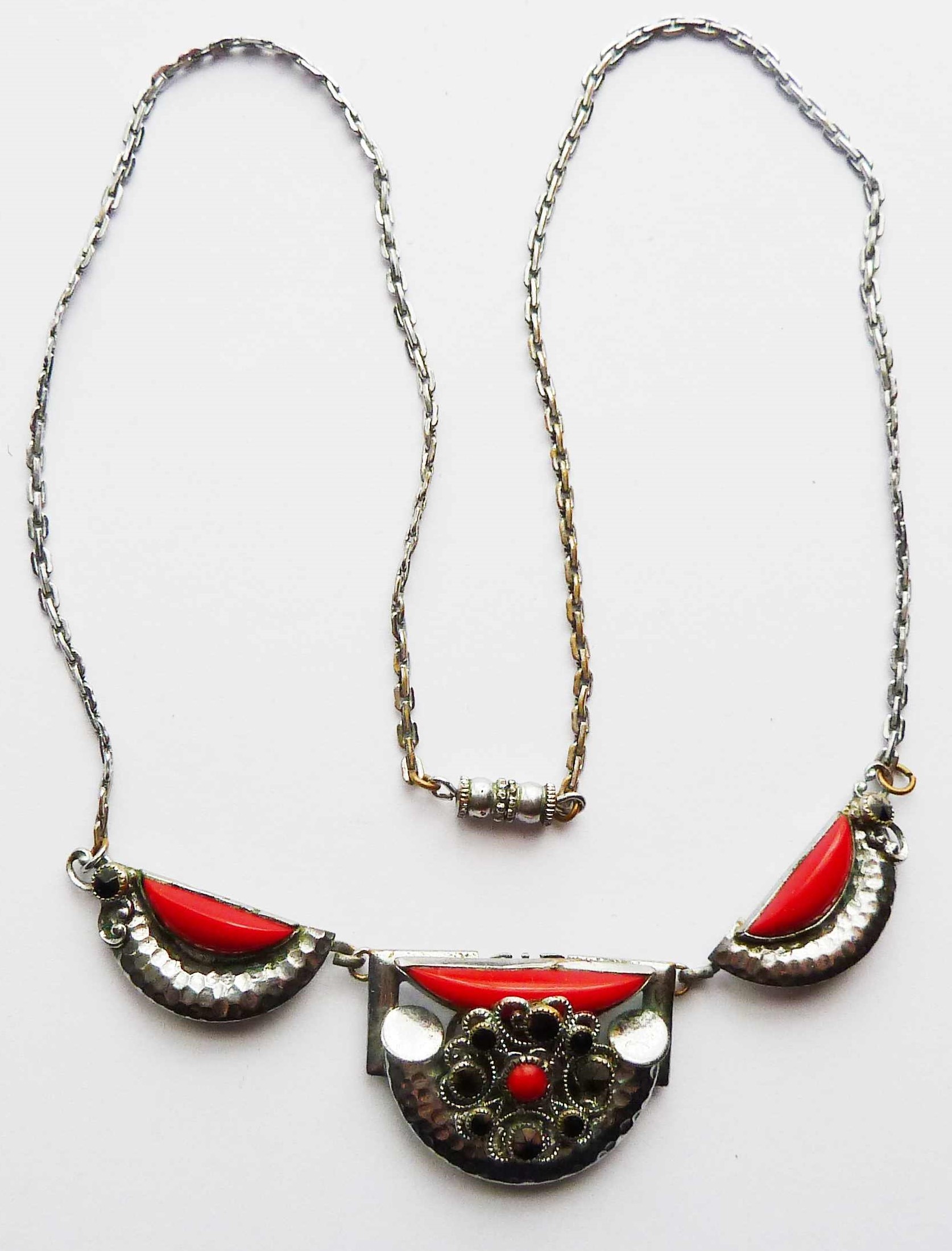 Art Deco Green Necklace by Bill Skinner | Look Again