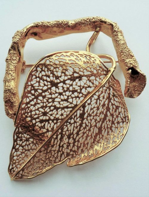 gilt leaf brooch 2