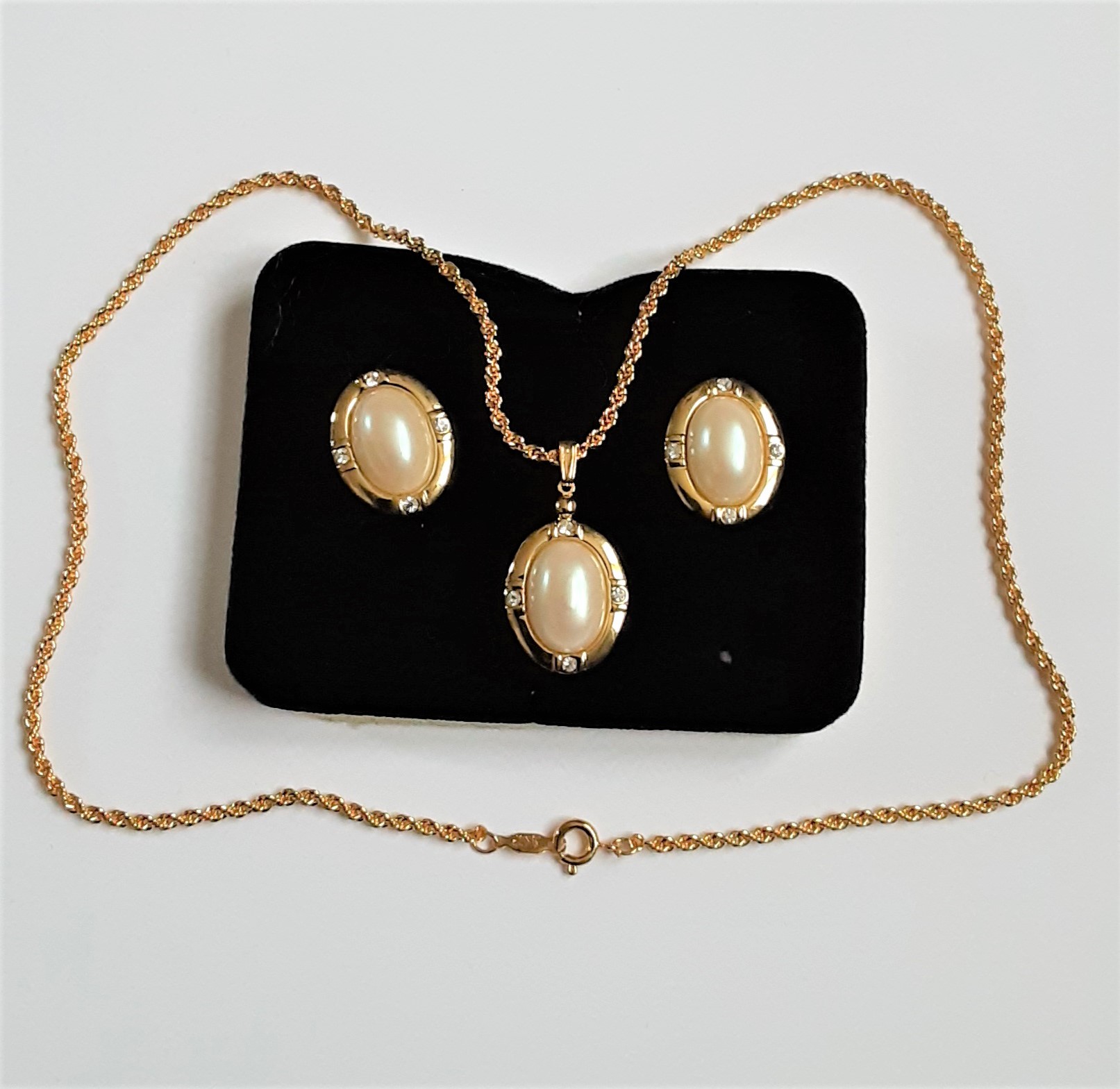 Massive 1960s Pierre Cardin Modernist Silver Metal Elephant Necklace –  Shrimpton Couture